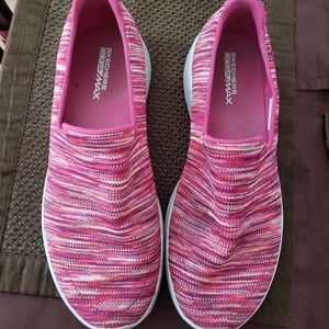 Skechers walking shoes. Very clean 10. Pink